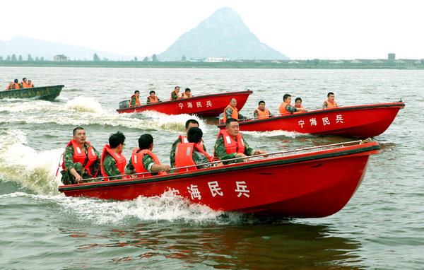 國網(wǎng)寧?？h供電公司為“抗災(zāi)治患”在8個供電所均組建應(yīng)急救援隊