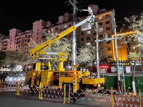 烏海電業(yè)局配電帶電作業(yè)處：堅(jiān)守蒙電責(zé)任，勇戰(zhàn)寒潮