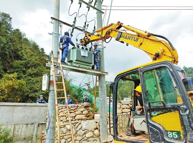 南方電網(wǎng)公司加強(qiáng)農(nóng)村電網(wǎng)建設(shè)，以充足電力激發(fā)鄉(xiāng)村活力