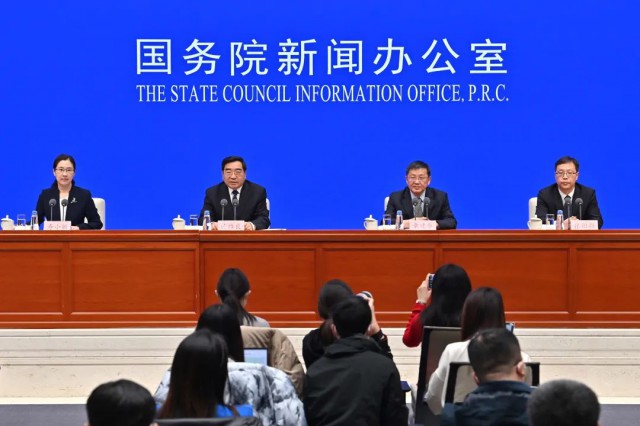 國家發(fā)改委：健全多能互補(bǔ)綜合應(yīng)急調(diào)度機(jī)制，推動風(fēng)、光發(fā)電多發(fā)滿發(fā)
