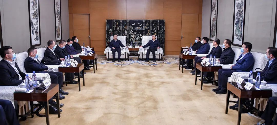 大唐集團黨組書記、董事長鄒磊與陜投集團董事長袁小寧、總經(jīng)理趙軍會談