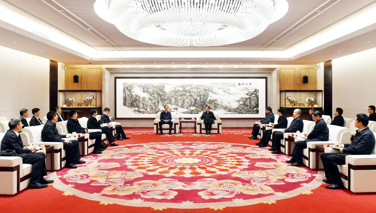 中國電建黨委書記、董事長丁焰章與河北省委常委、石家莊市委書記張超超會談