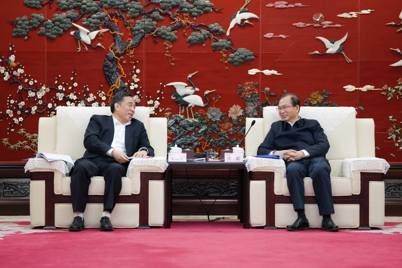 中國(guó)能建黨委書記、董事長(zhǎng)宋海良與中國(guó)華電黨組書記、董事長(zhǎng)江毅會(huì)談