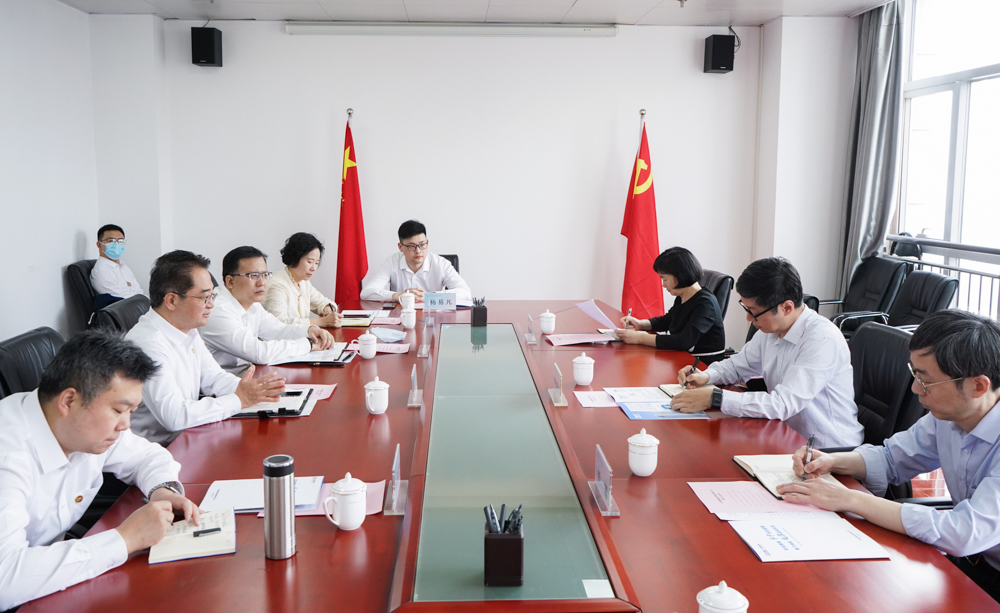 中國能建黨委常委、副總經(jīng)理吳云與國家能源局華中監(jiān)管局黨組書記、局長任育之會(huì)談