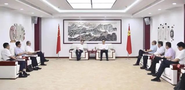 漯河市委書記秦保強(qiáng)、市長黃鈁會(huì)見中國電建華中區(qū)總部黨委書記、總經(jīng)理蹇尚友一行