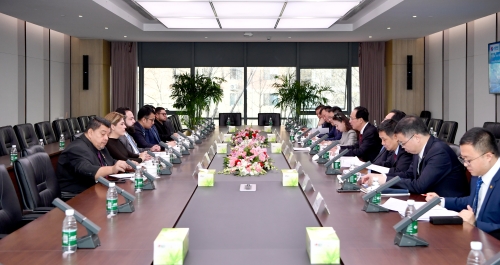中國電建黨委書記、董事長丁焰章同洪都拉斯國會主席雷東多舉行會談
