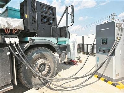 “1分鐘30度”，新能源重卡充電提速