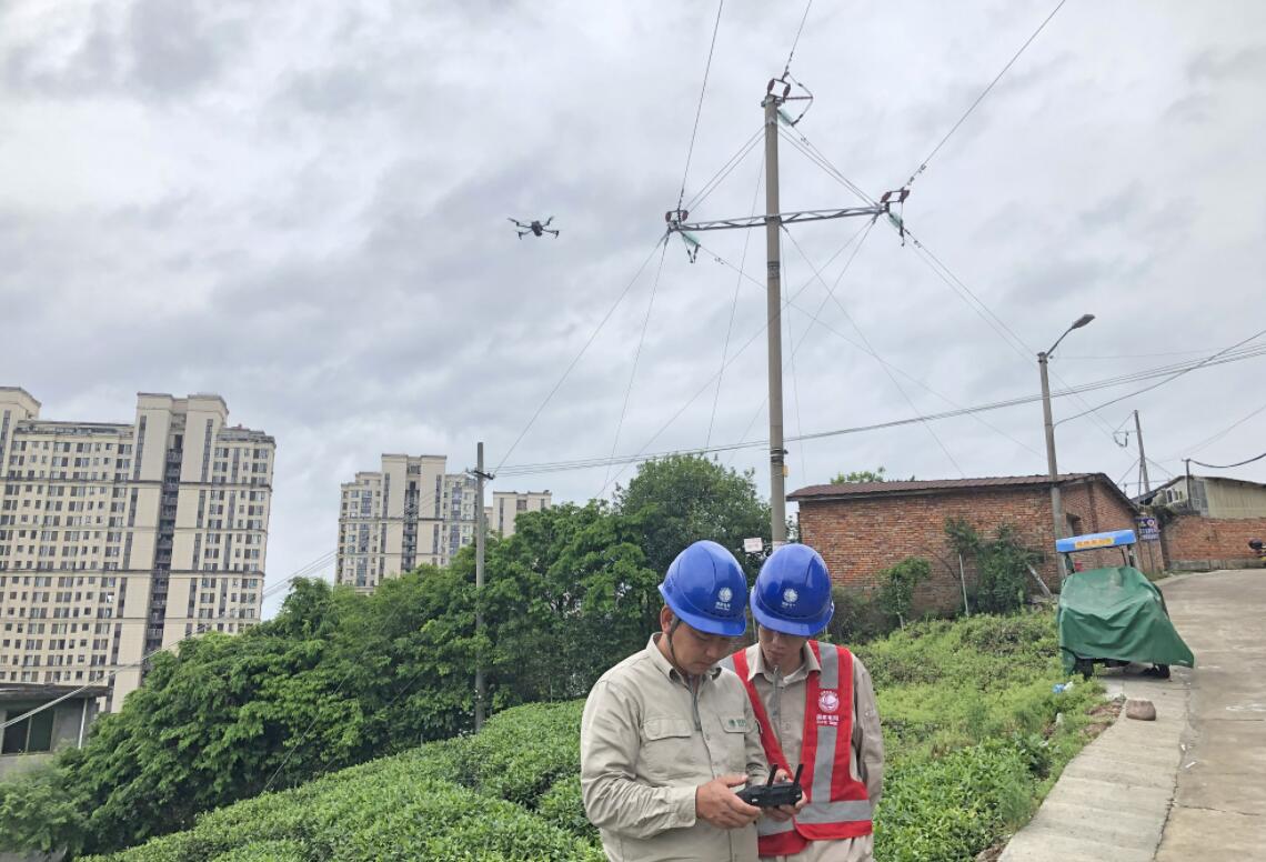 國網(wǎng)福鼎市供電公司開展雨后無人機特巡 精準(zhǔn)“把脈”電網(wǎng)安全