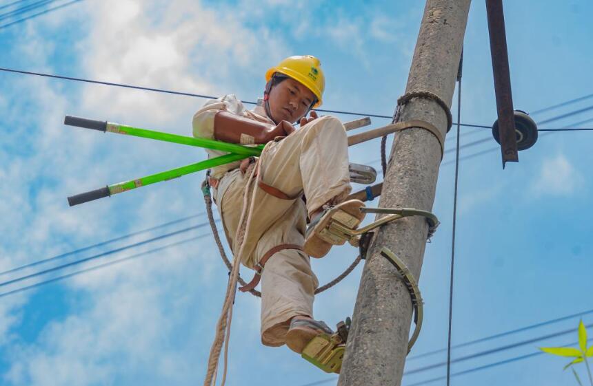 重慶首次大規(guī)模發(fā)電車陣列保電任務完成