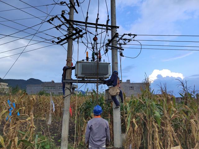 貴州畢節(jié)市郊供電局改造升級電網(wǎng)保障民生用電質量