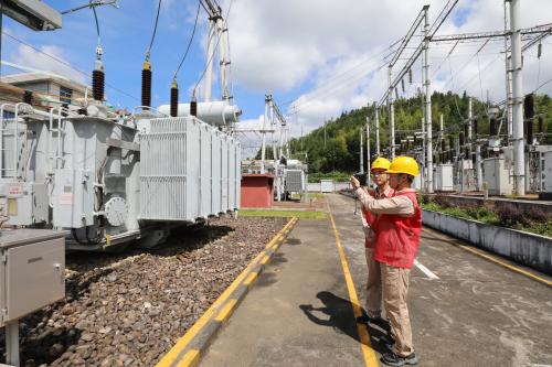 國網壽寧縣供電公司特巡變電站 保障“小長假”供電平穩(wěn)